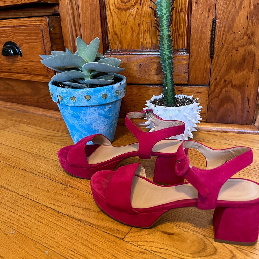 M.gemi The “Lizza Concavo” Heeled Sandal